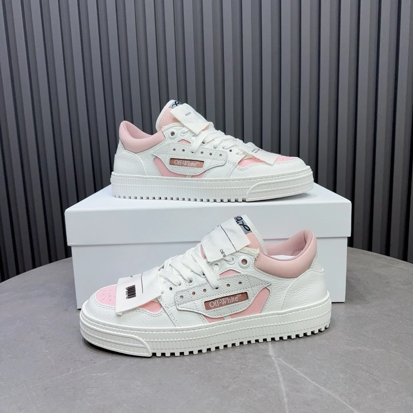 P760 OFF WHITE⚡️Couple model⚡️35-40 women’s model 39-46 men’s model